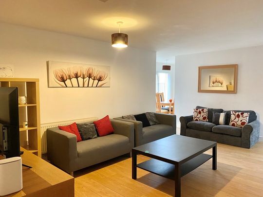 9 Bed Student Accommodation - Photo 1