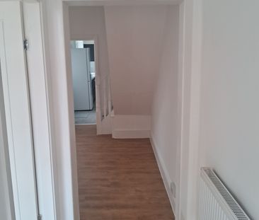 2 Bed Terraced House, Scotland Street, M40 - Photo 6