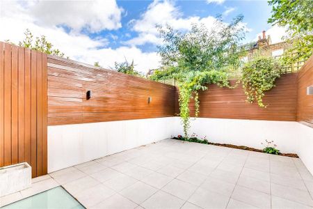5 bedroom terraced house to rent - Photo 4