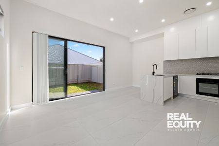 2/165 Epsom Road, Chipping Norton NSW 2170 - Townhouse For Rent | Domain - Photo 4
