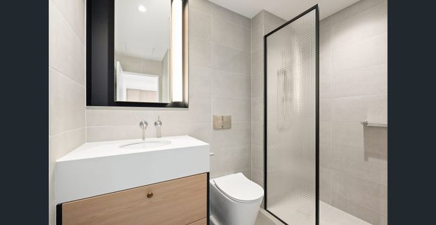 Premium Two-Bedroom Apartment in Brand New Queensbridge Tower - Photo 1