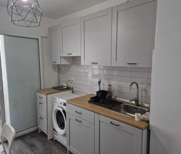 Apartament 3 camere decomandat de închiriat – Alexandru cel Bun - Fotografie 3