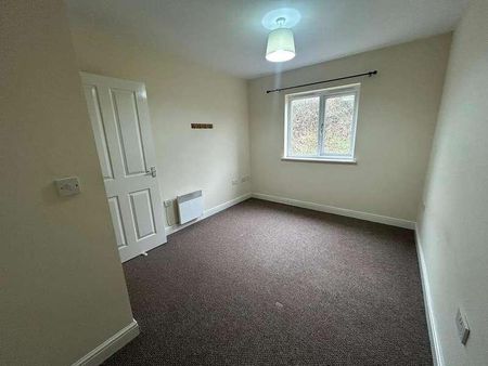 Edith Mills Close, Neath, SA11 - Photo 4