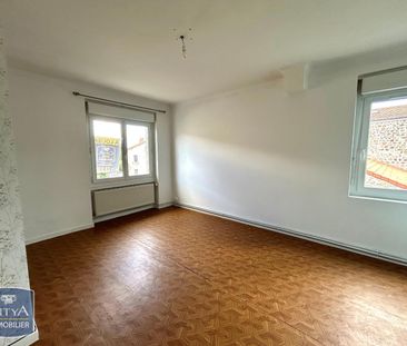 Location Appartement 2 pièces 48m² ST ROMAIN LACHALM 43620 - Photo 1