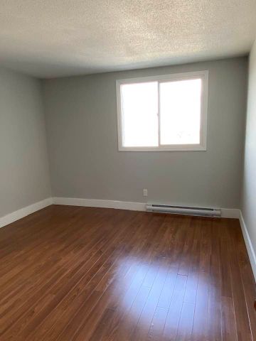 Manitoba, 364 & 424 Princeton Drive, R8N 0A2, Thompson - Photo 3