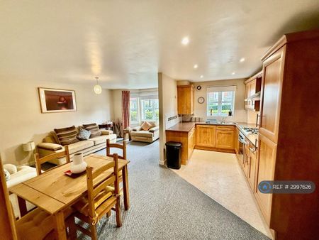 2 bedroom flat to rent - Photo 3