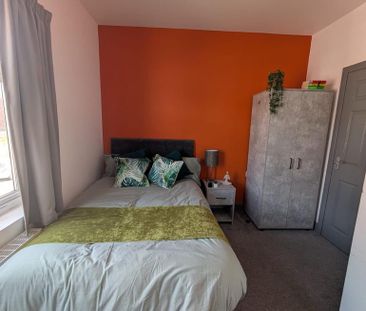 1 bedroom in a house share to rent - Photo 4