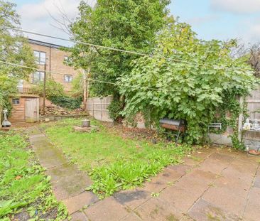 4 bedroom terraced house to rent - Photo 1