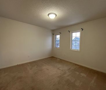 For Lease - 2381 Secreto Drive, Oshawa, Ontario - Photo 6