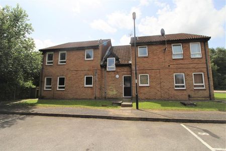 Studio to rent - Photo 4