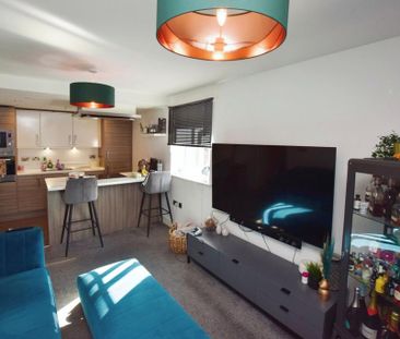 2 bedroom flat to rent - Photo 2