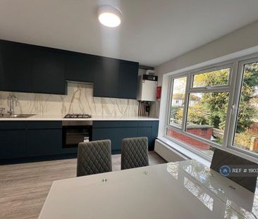 1 bedroom in a house share to rent - Photo 6