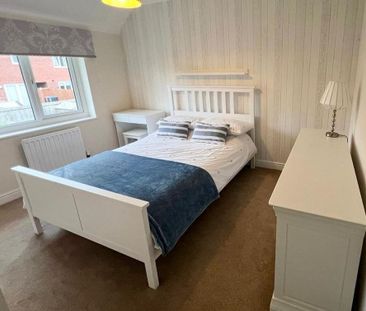 3 bedroom semi-detached house to rent - Photo 6