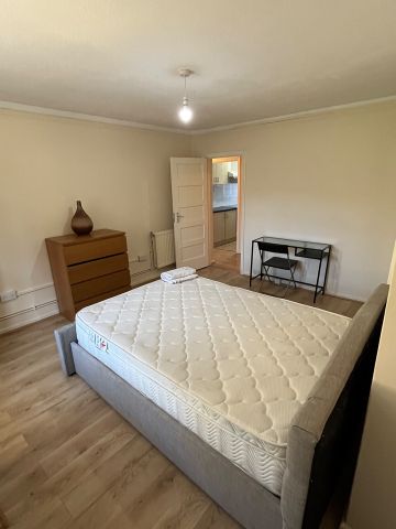 3 Bed Flat, Craven House, N2 - Photo 4