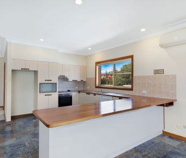 BEACH, GOLF, SCHOOLS & FAMILY HOME - Photo 6