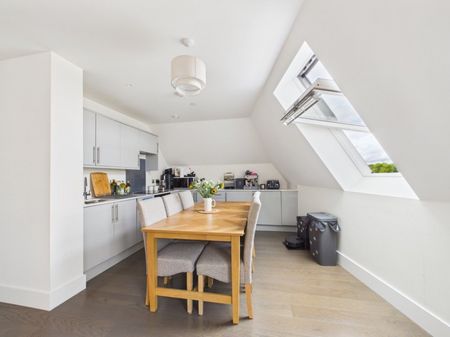 Sycamore Road, Amersham, Buckinghamshire,HP6 - Photo 4