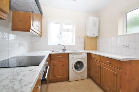 Deeds Grove, High Wycombe - Photo 3