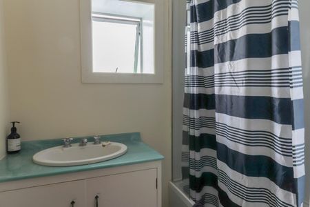 Sunny Room in Shared housing - Photo 5