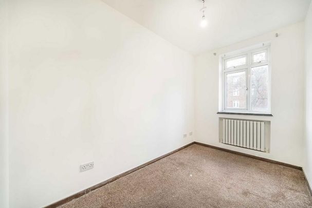 4 bedroom flat to rent - Photo 1