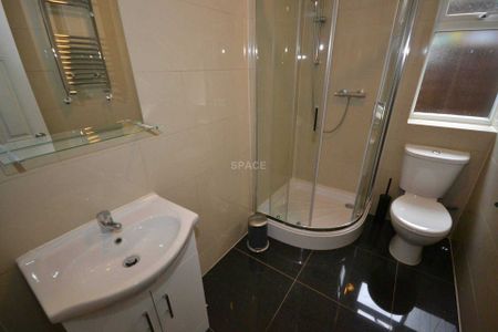 Erleigh Court Gardens, Reading - Photo 2