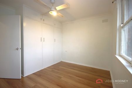 10 Immarna Place Kooringal NSW 2650 - Photo 3