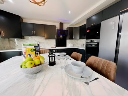 6 Bed En-suite - Photo 2