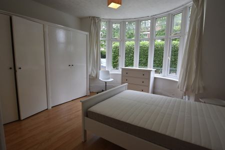 2 Bedroom Ground Floor Flat - Photo 4