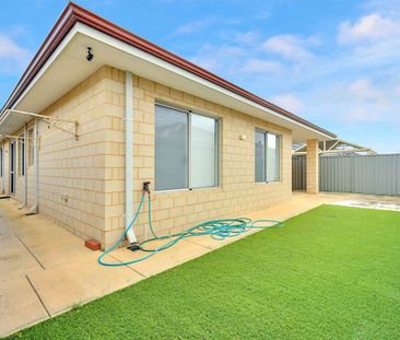 Stylish Family Home with Theatre, Study & Spacious Living in Piara ... - Photo 5