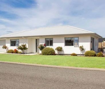 MASTERTON - 2 BEDROOMS - Photo 5