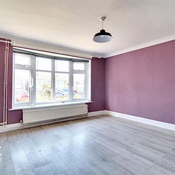 3 bedroom end of terrace house to rent - Photo 1