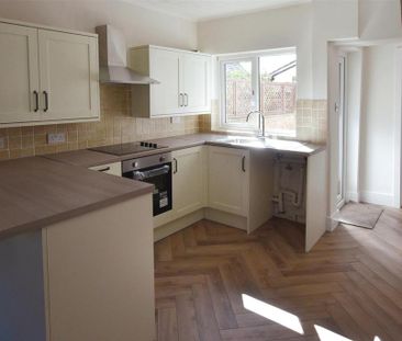 2 bedroom terraced house to rent - Photo 6