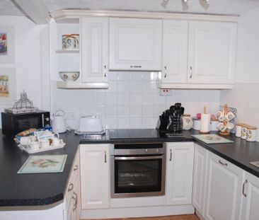 3 bedroom terraced house to rent - Photo 6