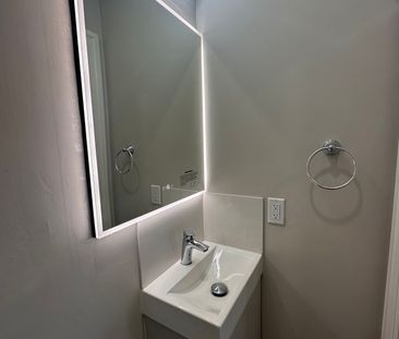 For Lease - 5 Empire Court Unit# Main, Hamilton, Ontario - Photo 2
