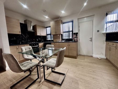 Cowper Mount, Leeds - Photo 3