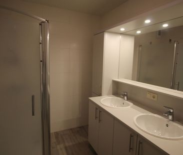 Een appartement op de benedenverdieping met 2 slaapkamers, ruim ter... - Photo 3