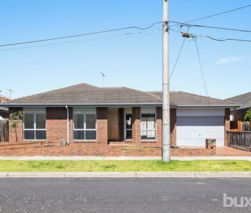 3 BEDROOM HOME IN EXCELLENT LOCATION - Photo 5