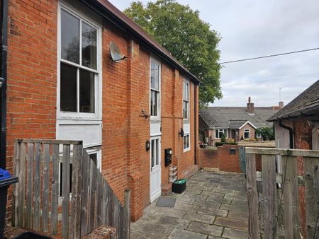 1 bedroom flat to rent - Photo 2