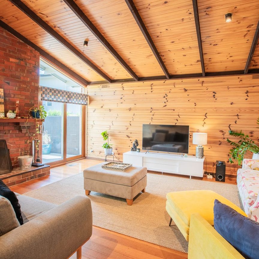 Beachside Character with Space & Soul - Fully Furnished - Photo 1