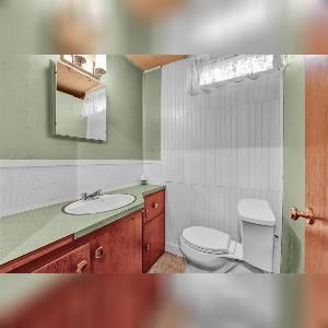 4 Bed 2 Bath Duplex North Edmonton For Rent - Photo 2