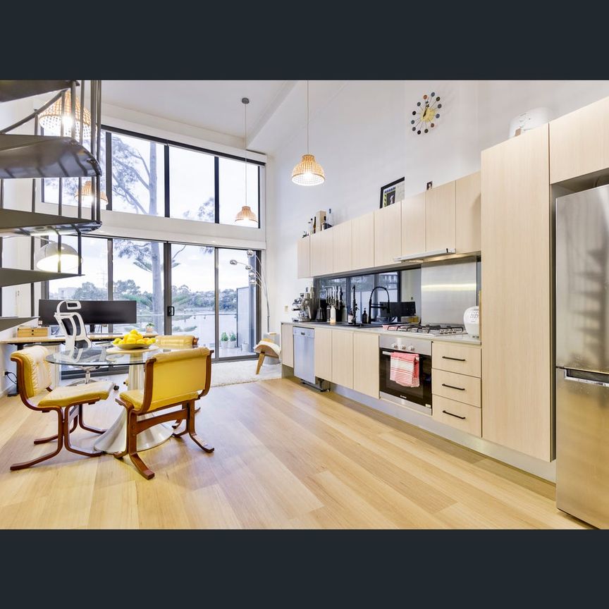 7 Hillsdale Avenue, Maribyrnong, Vic 3032 - Photo 1