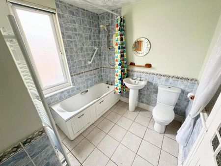 2 bedroom terraced house to rent - Photo 2