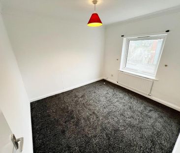2 bedroom end of terrace house to rent - Photo 4