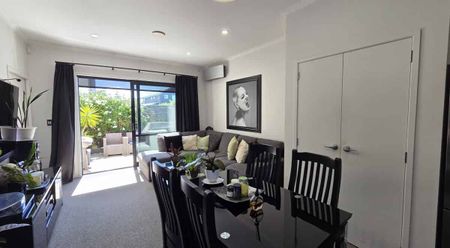 Hobsonville, 2 Bedrooms, $700 - Photo 3