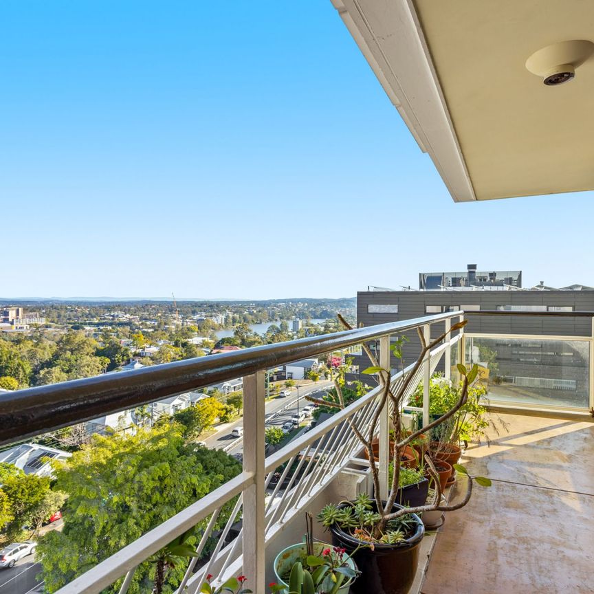 9th Floor Apartment with Breathtaking River and Mount Coot-tha Views - Photo 1