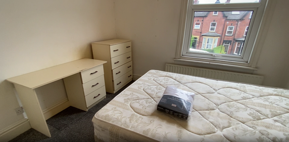 Flat 4, 24 Kelso Road, LS2 9PR, Leeds - Photo 2