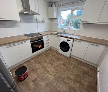 Oak Close - Photo 2
