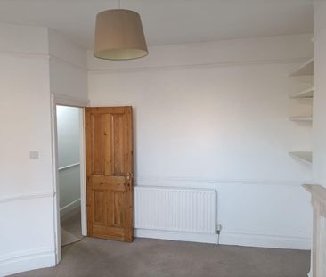 2 Bed Flat, East Dulwich, SE22 - Photo 3