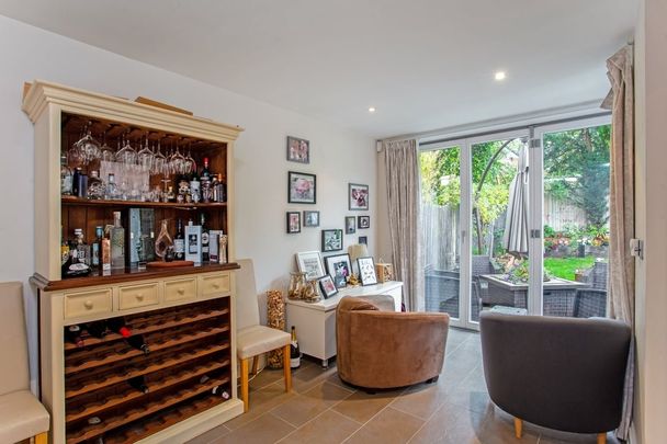 4 bedroom semi-detached house to rent - Photo 1