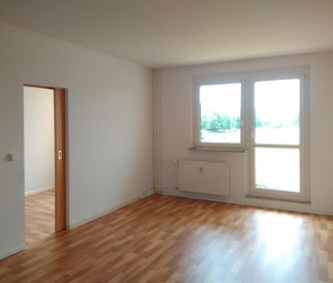 Gemütliche 2-Raum-Wohnung mit Aufzug, Badewanne und Balkon - Foto 1