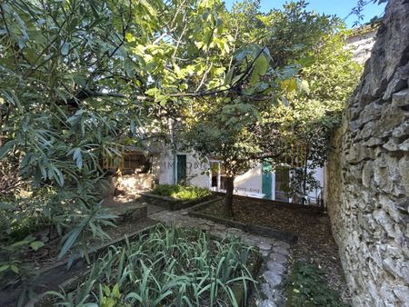 Pépite ! Superbe appartement de type P2 meublé avec jardin privatif à deux pas du centre-ville - Photo 4